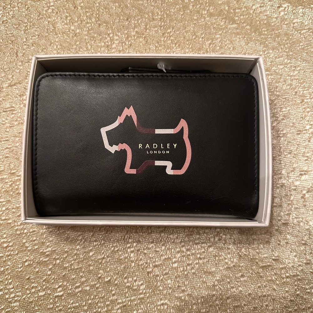 Radley London Wallet NWT.    Gift boxed